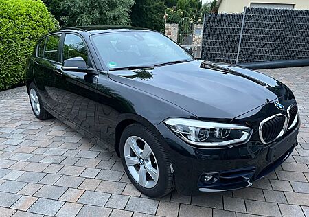 BMW 118i Sport Line Leder Navi LED PDC