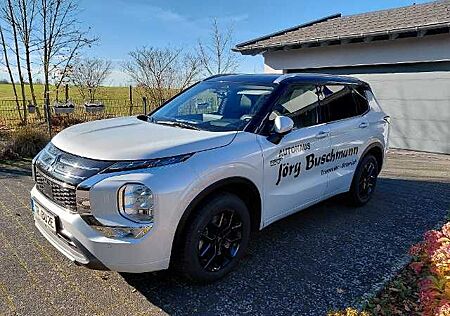 Mitsubishi Outlander 2.4L PHEV TOP 2-Farb,LED,SHZ,4WD