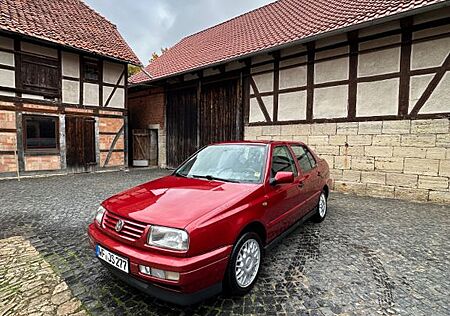 VW Vento Volkswagen 1.6 GLX Auto GLX