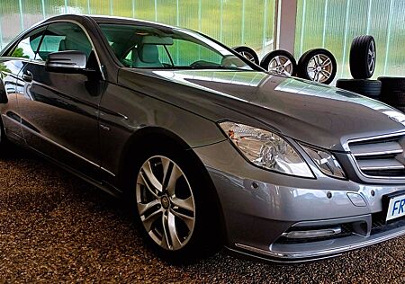 Mercedes-Benz E 200 E Coupe 1.8 CGI BlueEfficiency - Elegance