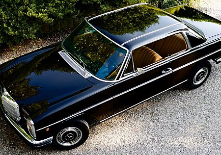 Mercedes-Benz 250
