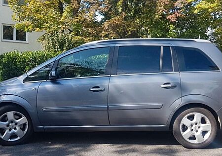 Opel Zafira 1.9 CDTI Sport Automatik, 7 Sitzer, Pano