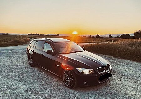 BMW 320i Touring -