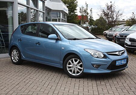 Hyundai i30 1.4 KLIMAAUTOMATIK TEMPOMAT PDC 2.HAND
