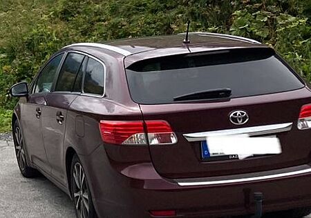 Toyota Avensis Combi 2,2-l-D-4D Edition