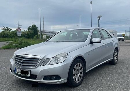Mercedes-Benz E 220 CDI AVANTGARDE sehrgute Zustand