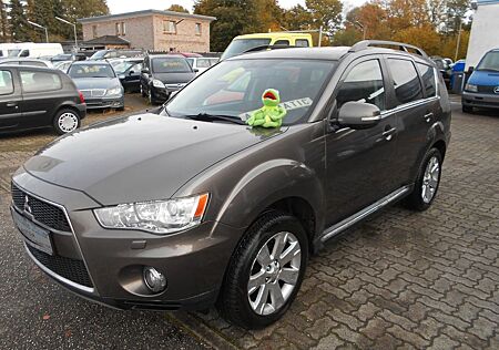 Mitsubishi Outlander Motion 4WD Scheckheft Teilleder Sihzg