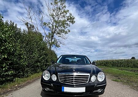 Mercedes-Benz 220