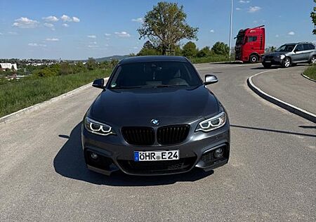 BMW 225d F22