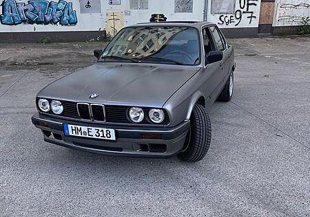 BMW 318 E 30 !