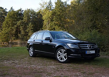 Mercedes-Benz C 220 CDI T Avantgarde Xenon Navi Temp AHK Sitzh