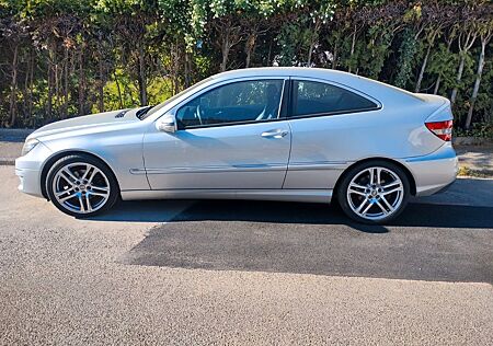 Mercedes-Benz CLC 200 KOMPRESSOR -