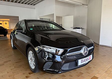 Mercedes-Benz A 200 Scheck. Garantie Navi LED RFK