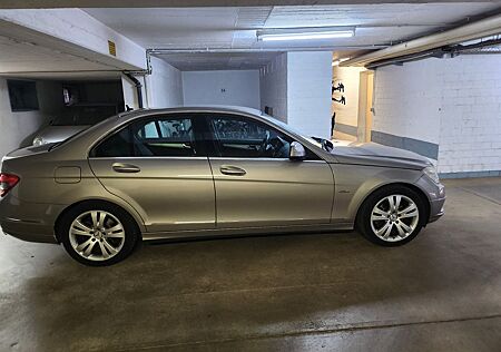 Mercedes-Benz C 230 AVANTGARDE