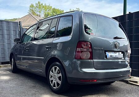 VW Touran Volkswagen 2.0 TDI 140 ps