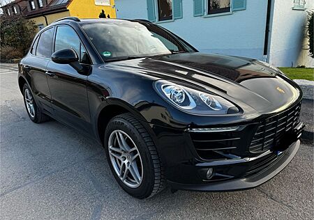 Porsche Macan S Diesel S 8 fach bereift AHK