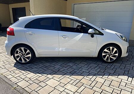 Kia Rio 1.4 Spirit aus Damenhand