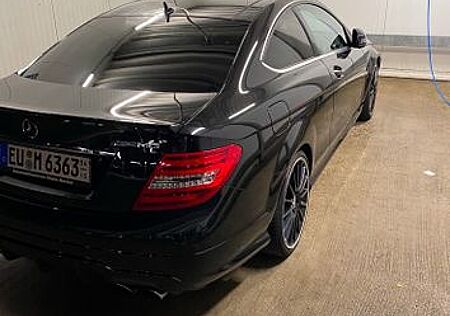 Mercedes-Benz C 63 AMG Coupé Autom. AMG