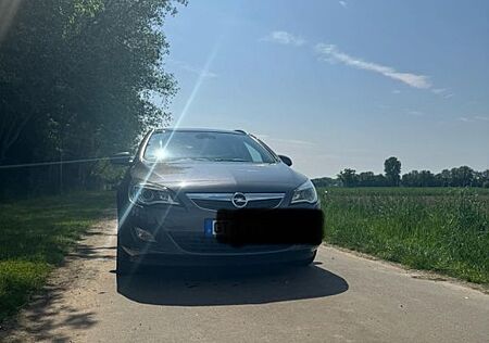 Opel Astra Sports Tourer 1.4 Turbo Selection 103k...