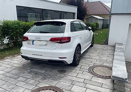 Audi A3 35 TFSI Sportback SLine Ext., ACC, Standheiz.