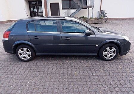 Opel Signum 2.2 Direct -