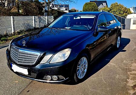 Mercedes-Benz E 220 E220CDI W212 8-fach bereift + Dachbox + Grundtr