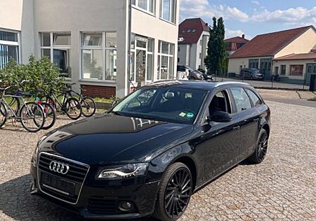 Audi A4 Avant Attraction
