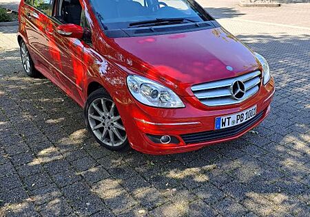 Mercedes-Benz B 170 -