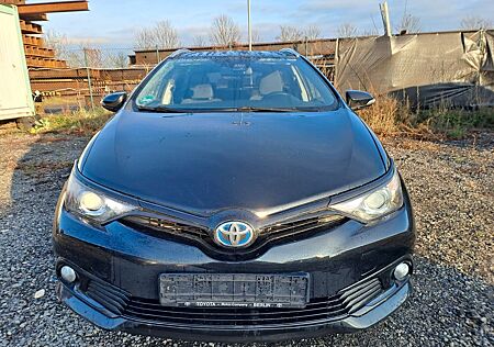 Toyota Auris Touring S. Hybrid 1,8-l-VVT Team Deuts...