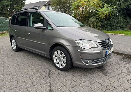 VW Touran Volkswagen 2.0 TDI Automatik lückenloses Scheckheft