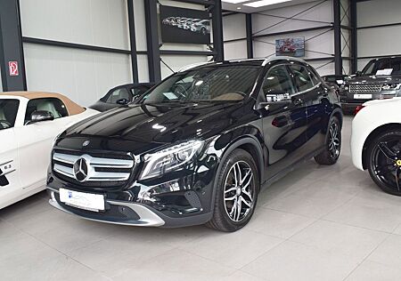 Mercedes-Benz GLA 220 CDI d 4Matic *Panorama**Exclusive Paket