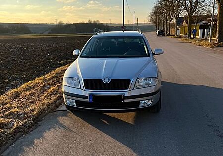 Skoda Octavia Combi 2.0 TDI DPF 4x4 Laurin & Kleme...