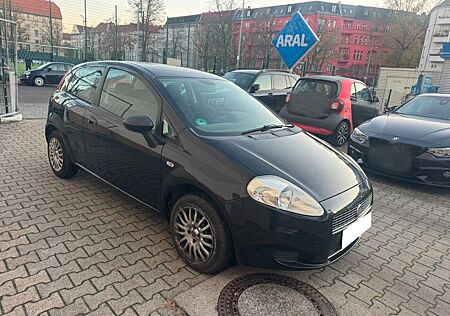 Fiat Grande Punto 1.2 8V Active TÜV 10.26