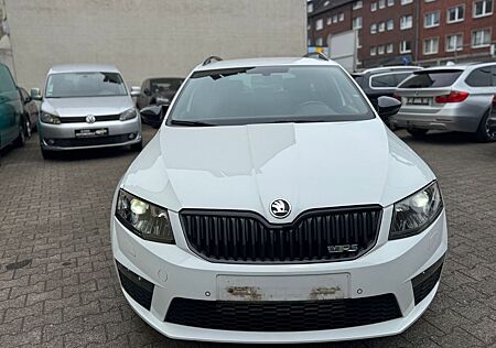 Skoda Octavia RS-AUT-NAVI-XENON-19"-PDC-SCHECKHEFT-
