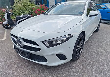 Mercedes-Benz A 220