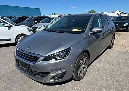 Peugeot 308 SW Allure**Panorama**läuft unrund