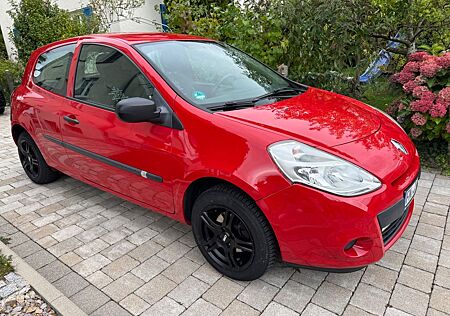 Renault Clio Yahoo! 1.2 16V 75 PS *AHK*KLIMA*LED*