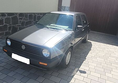 VW Golf Volkswagen 2 GL Oldtimer