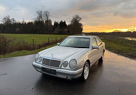 Mercedes-Benz E 220 CDI ELEGANCE