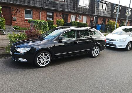 Skoda Superb 3.6 V6 DSG 4x4 Elegance Combi Elegance