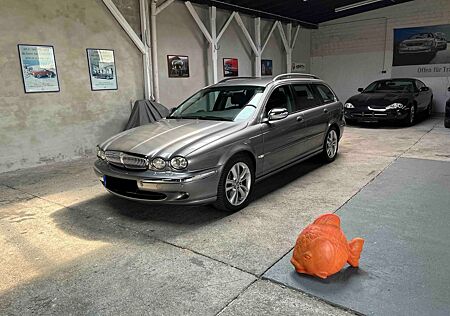Jaguar X-Type Estate 2.2d Executive Klima PDC Leder SHZ