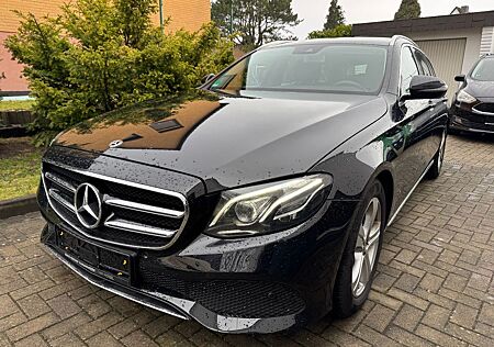 Mercedes-Benz E 220 E T-Modell d Ambiente-Beleuchtung