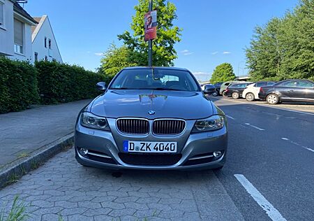 BMW 318i Edition Exclusive Edition Exclusive
