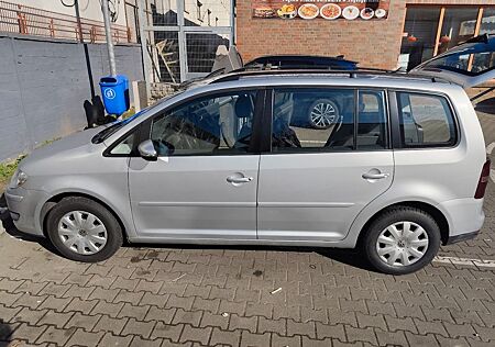 VW Touran Volkswagen 2.0 TDI DPF Highline Highline