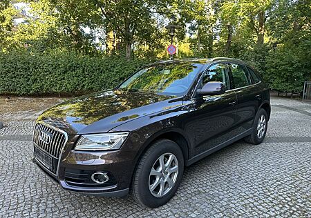 Audi Q5 2.0 TFSI quattro Navi AHK PDC TOP ZUSTAND!