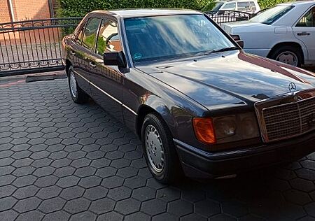 Mercedes-Benz E 260