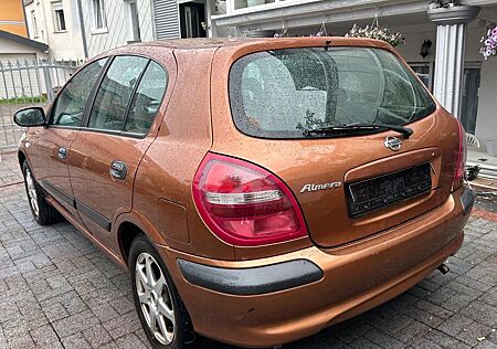 Nissan Almera 1.5i -