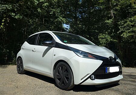 Toyota Aygo (X) -play | HU neu, Kamera, Sitzhzg.,
