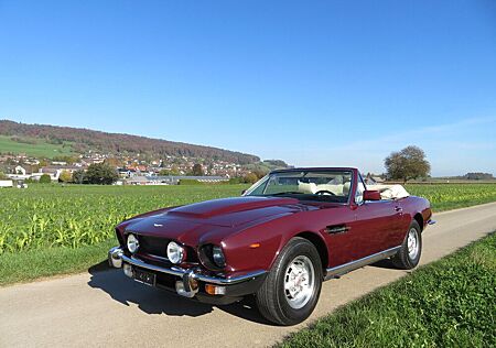 Aston Martin V8 Volante