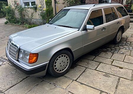 Mercedes-Benz 250 TD W124 Kombi, 2. Hand, Schiebedach, TÜV neu